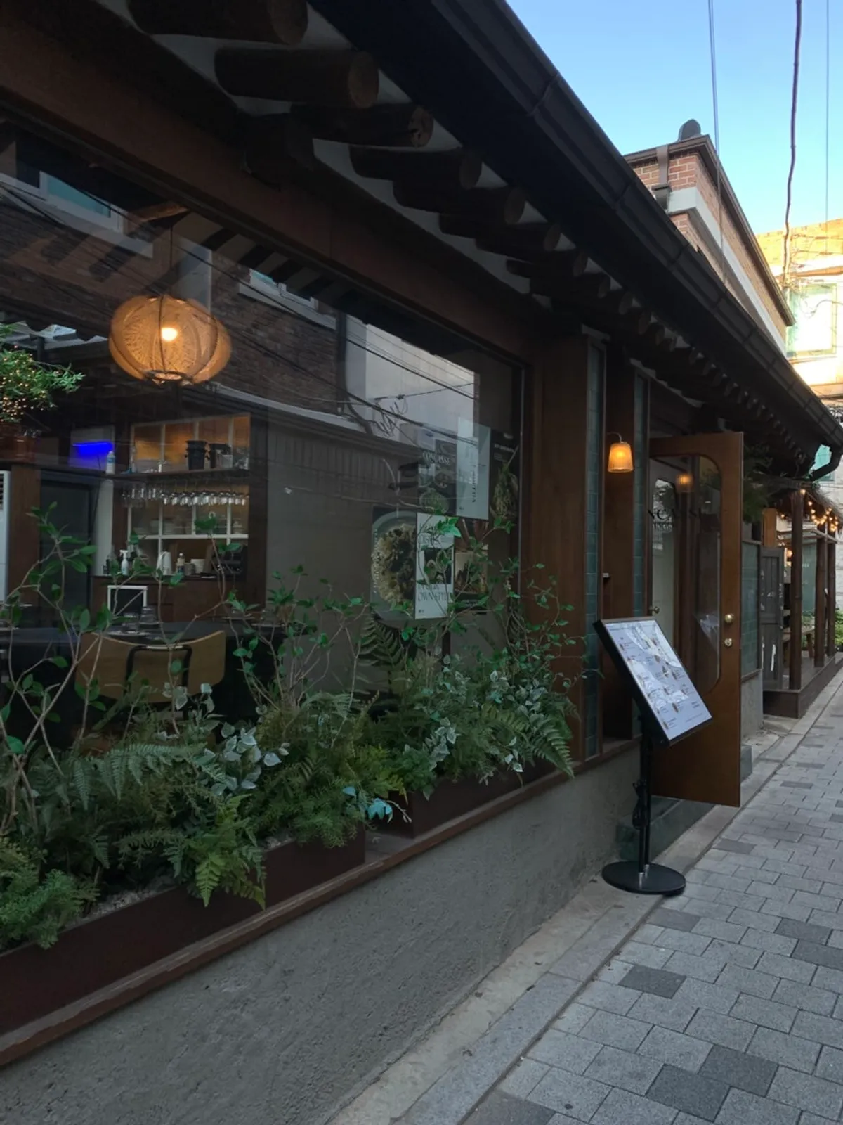 한옥을 살린 콩카세 안국 외관
