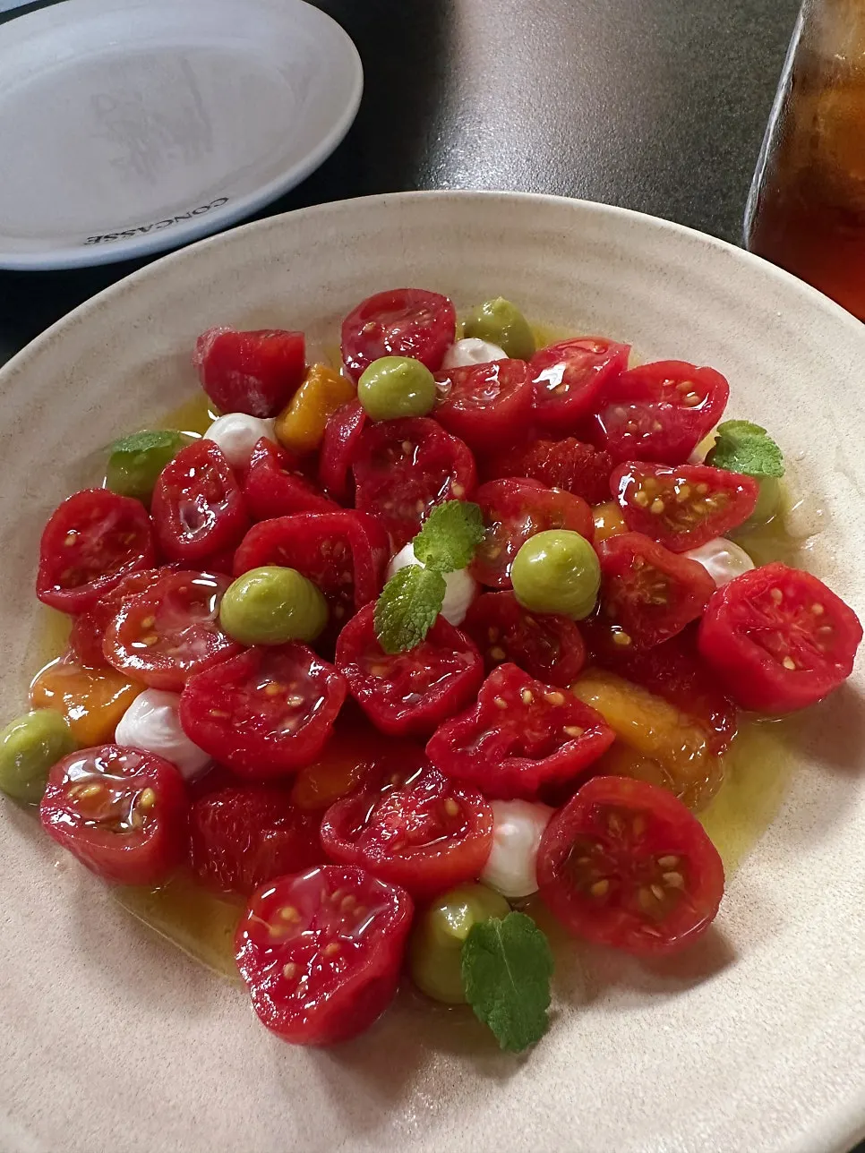 상큼한 토마토샐러드 한 접시