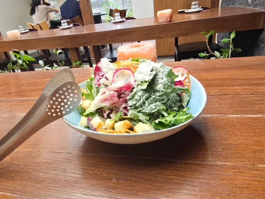 Green salad at Concasse Anguk