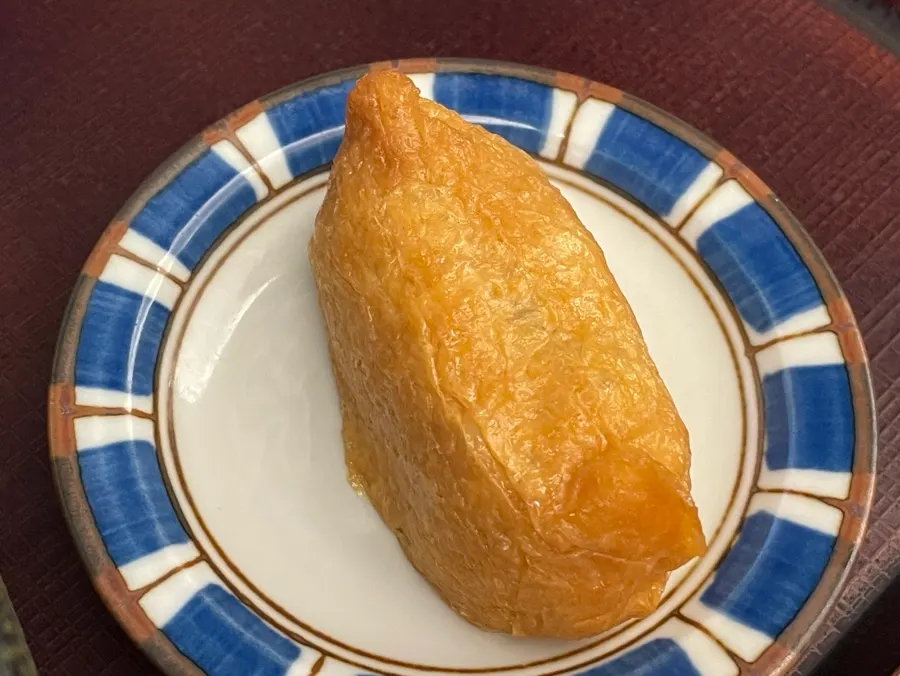 냉우동과 유부초밥 구성