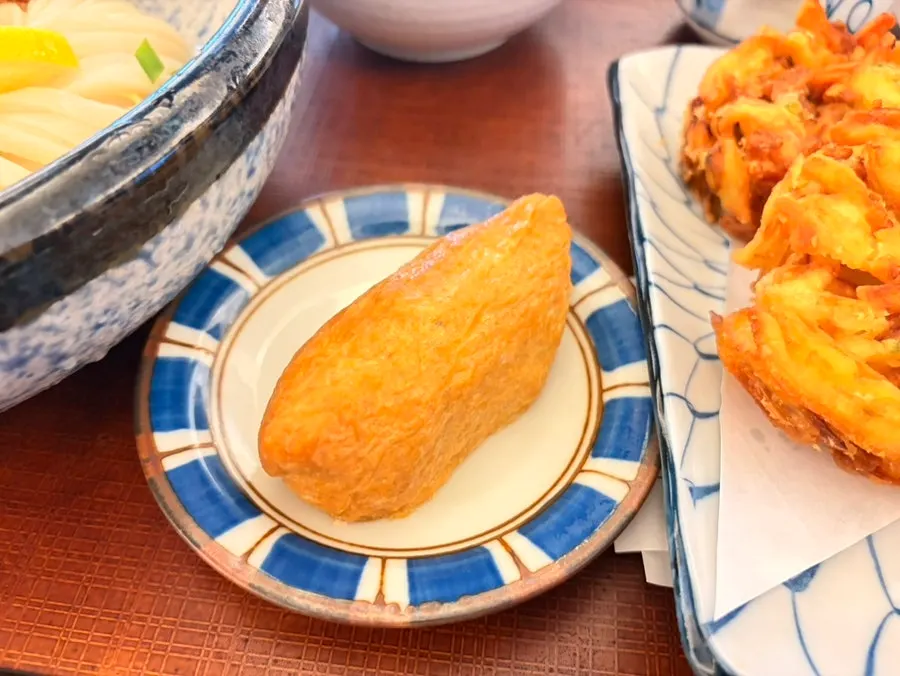 야채튀김과 치킨 가라아게 토핑