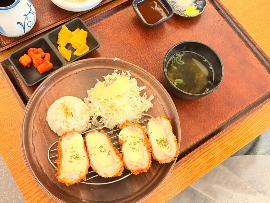 토리텐 붓카케 우동과 유부초밥