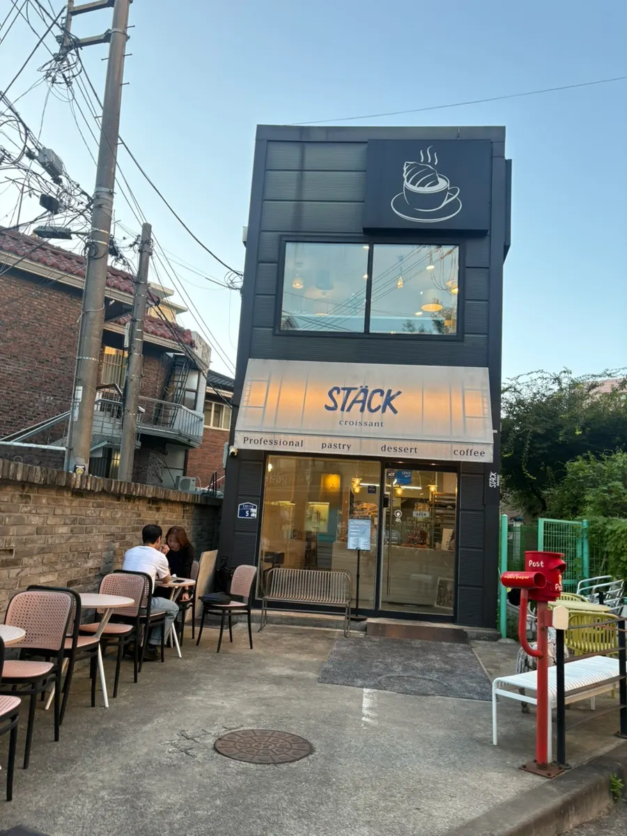 Photo introducing a visit to Stack Bakery Konkuk University Station Main Branch