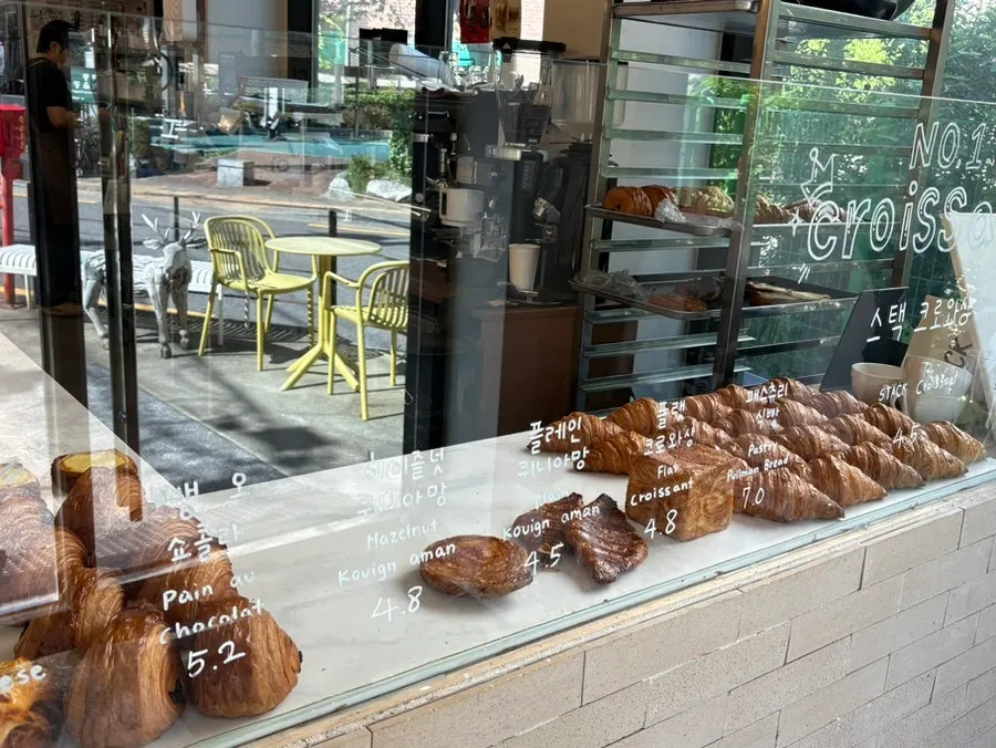 Bread display at Stack Bakery Konkuk University Station Main Branch
