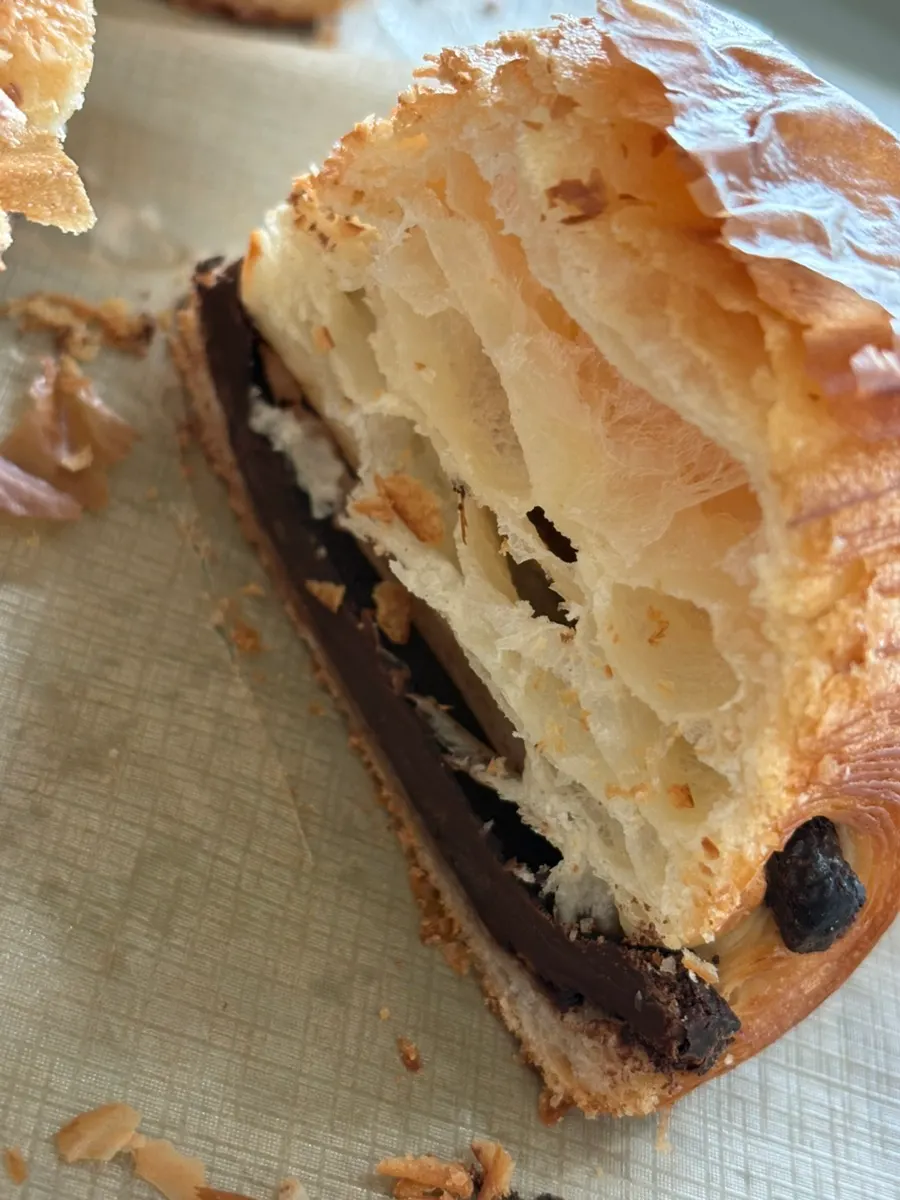 Crisp pain au chocolat