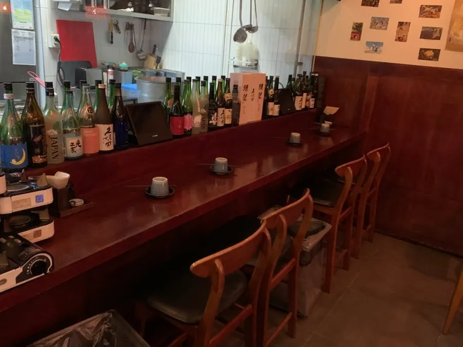 4-person table seating at Ito