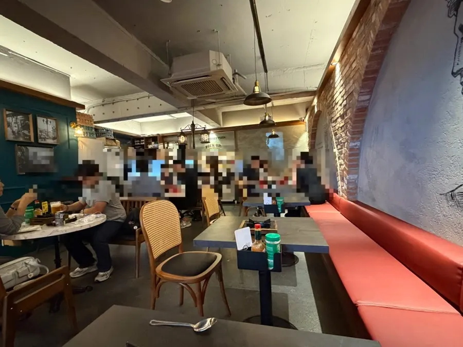 피자에미치다 건대점 입구와 간판