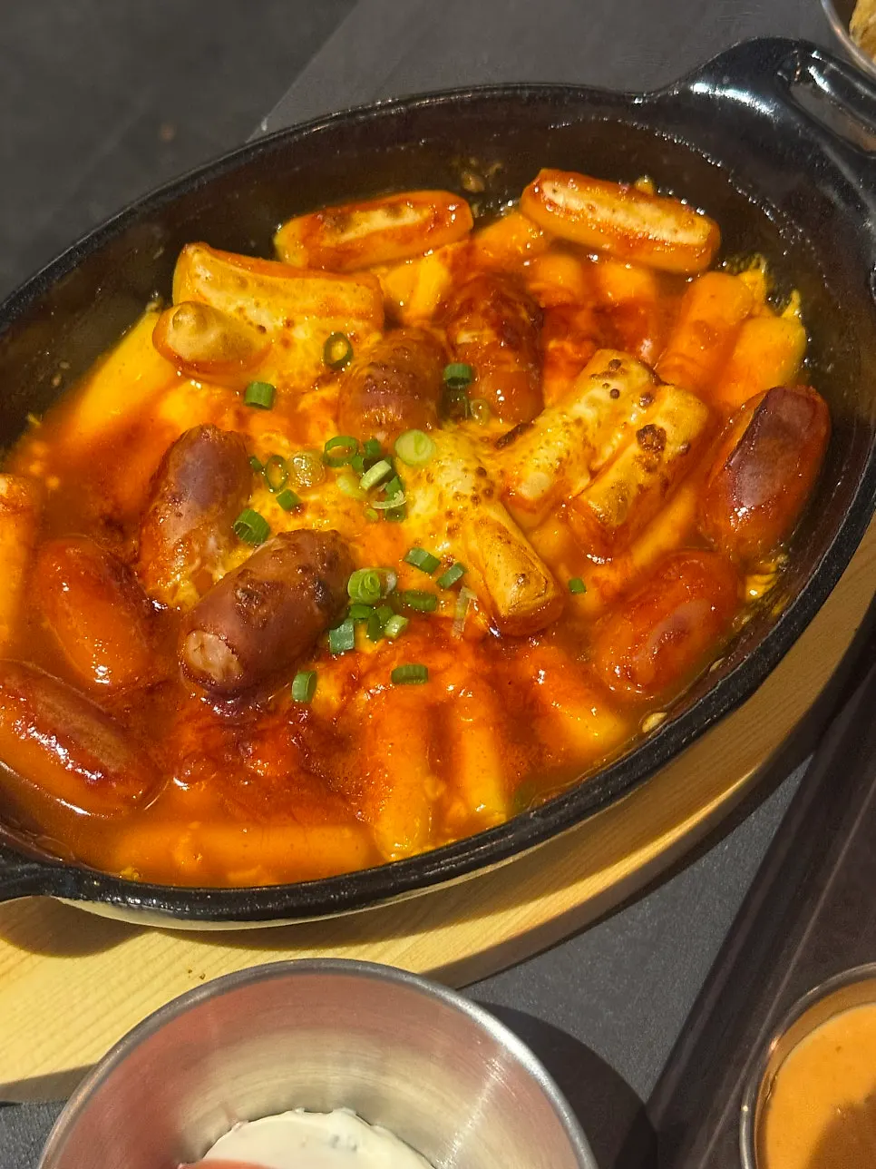 사이드로 주문한 소떡소떡 떡볶이