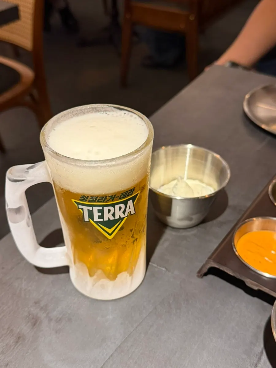 오픈이벤트 가격의 맥주 한 잔