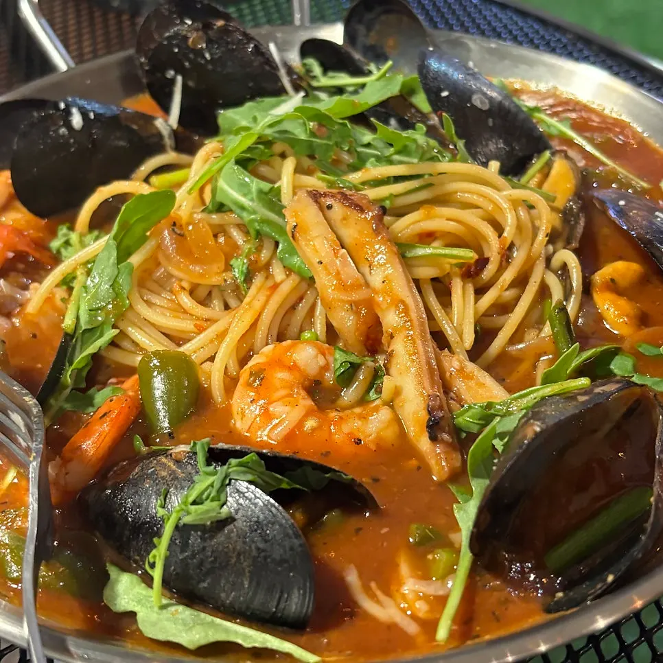 Spicy tomato pastang with seafood