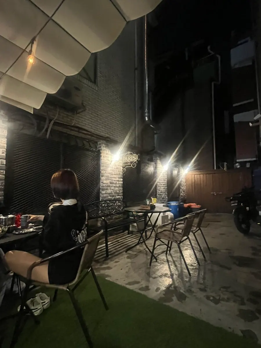 매장 옆에 숨어 있는 피자에미치다 건대점 야외석