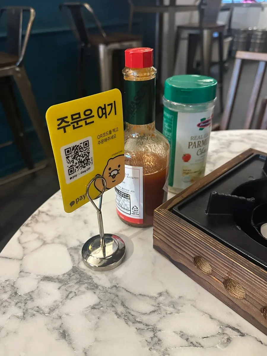 피맥 즐기기 좋은 매장 내부