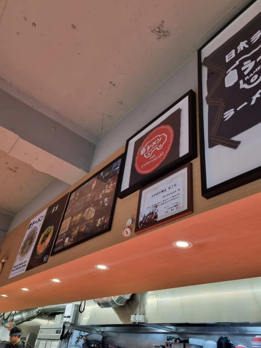 Counter seats for solo meals and drinks