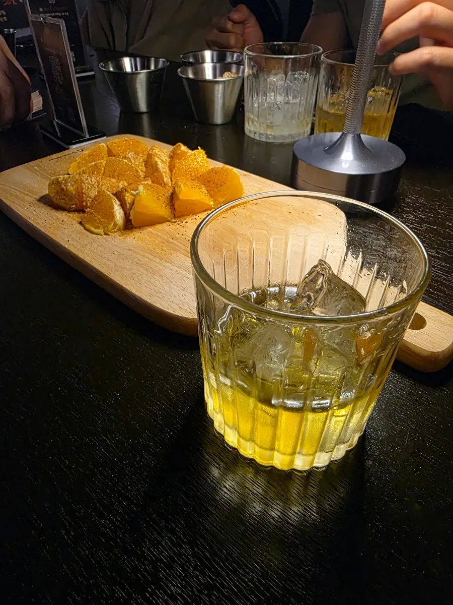 Cocktail and lighting at Uu, a solo-drinking bar in Konkuk