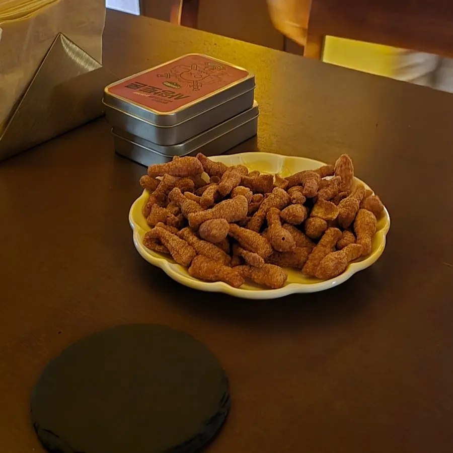 Basic snacks and table games