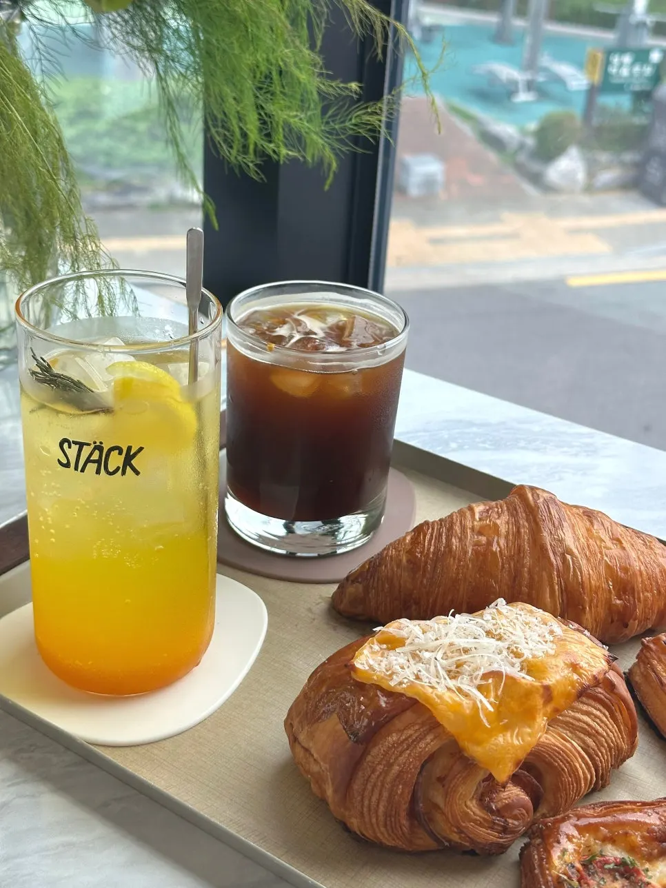 Storefront of Stack Bakery near Konkuk University Station