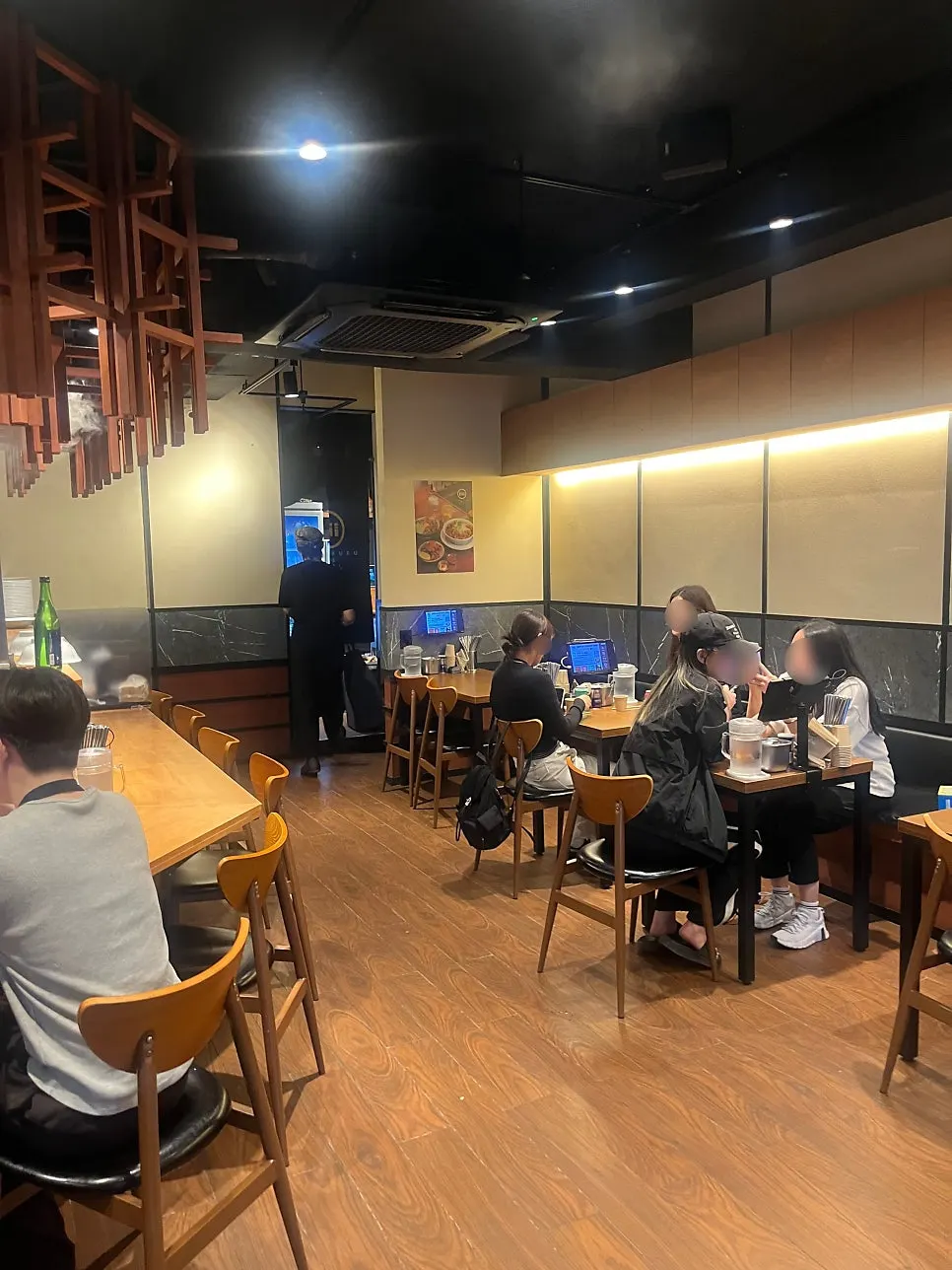 Mentsuru kiosk ordering area