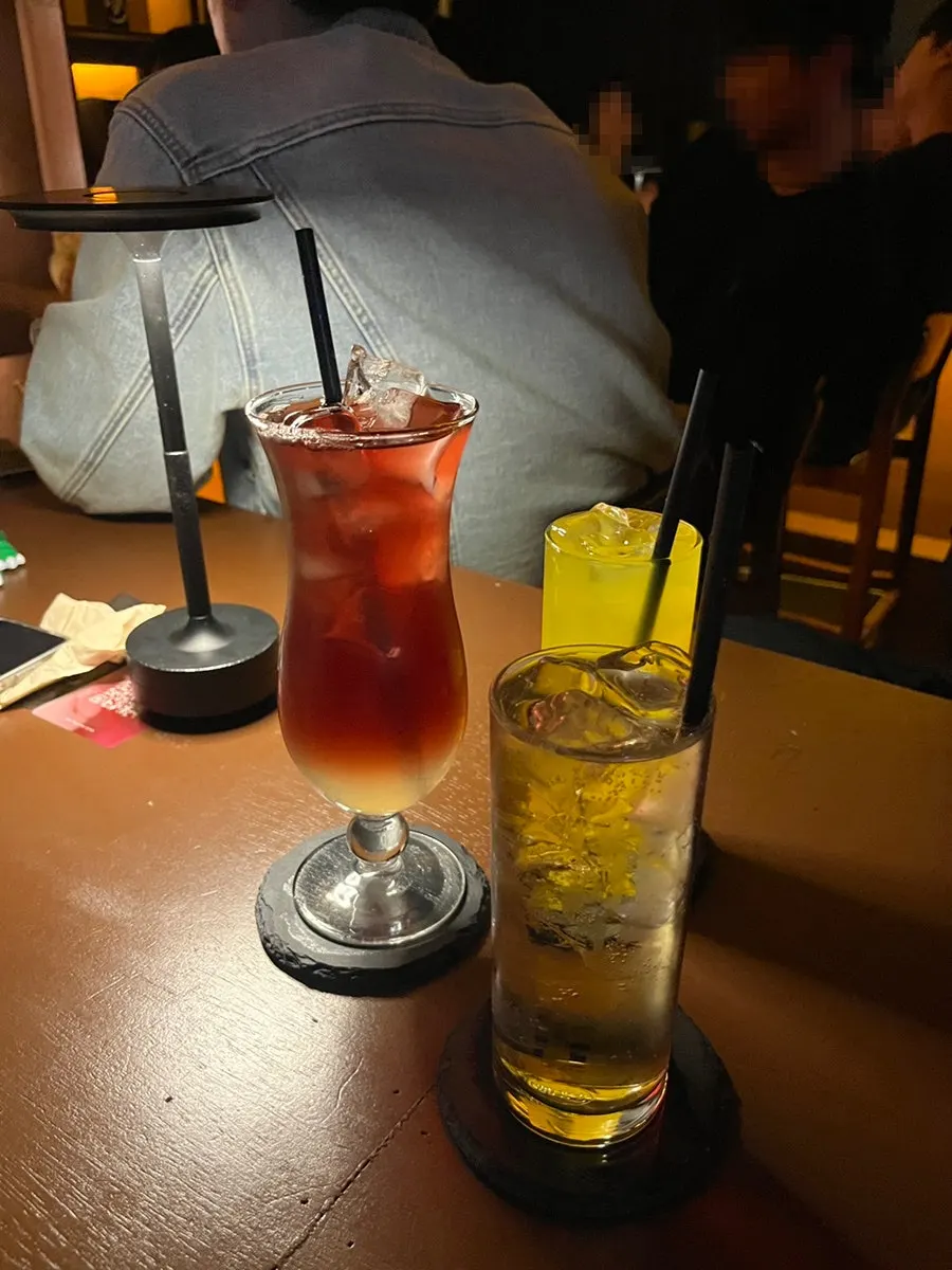 피치 크러시와 말리부 오렌지, 하이볼