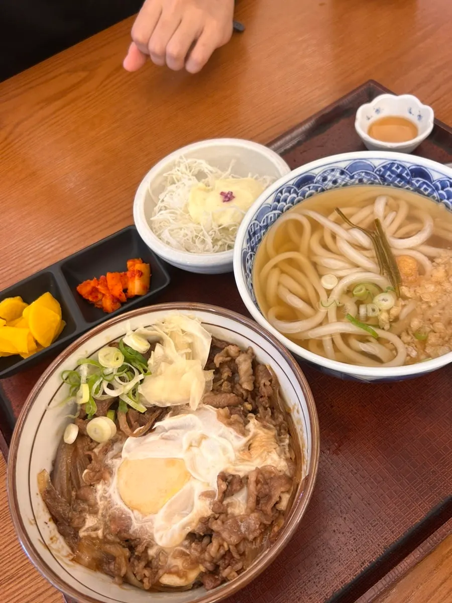 Gyudon set served with udon