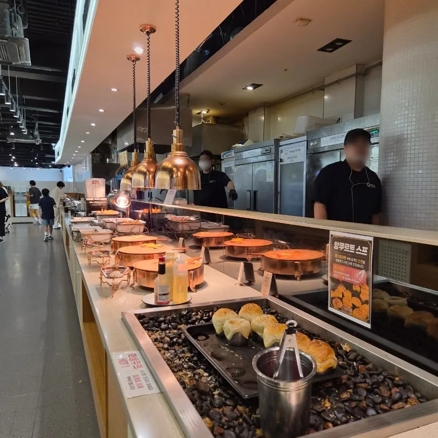 Sushi corner at Kuu Kuu Nowon Branch