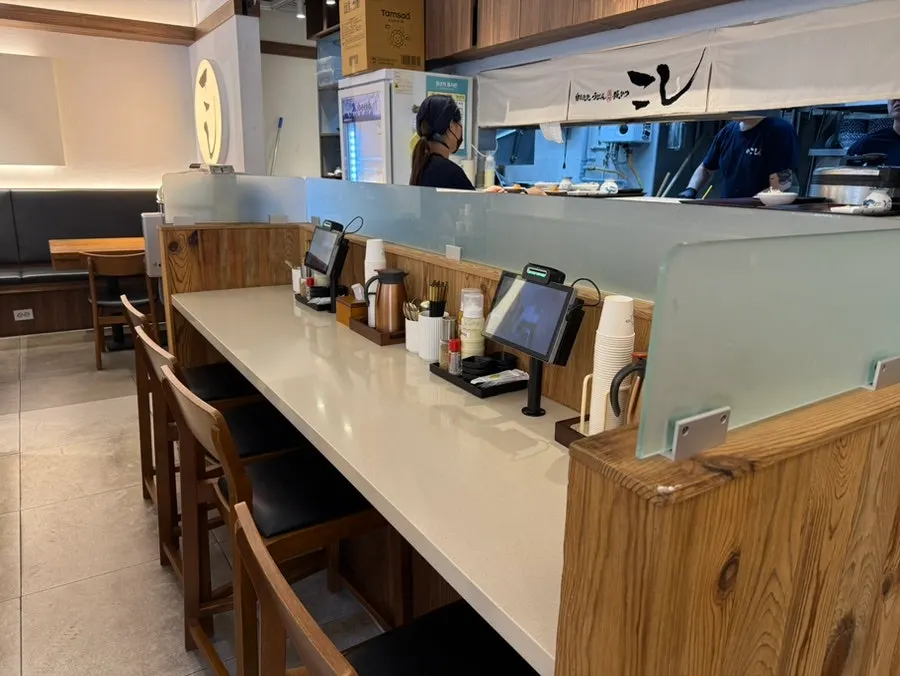 Interior seating at Kosi Gyodae Branch