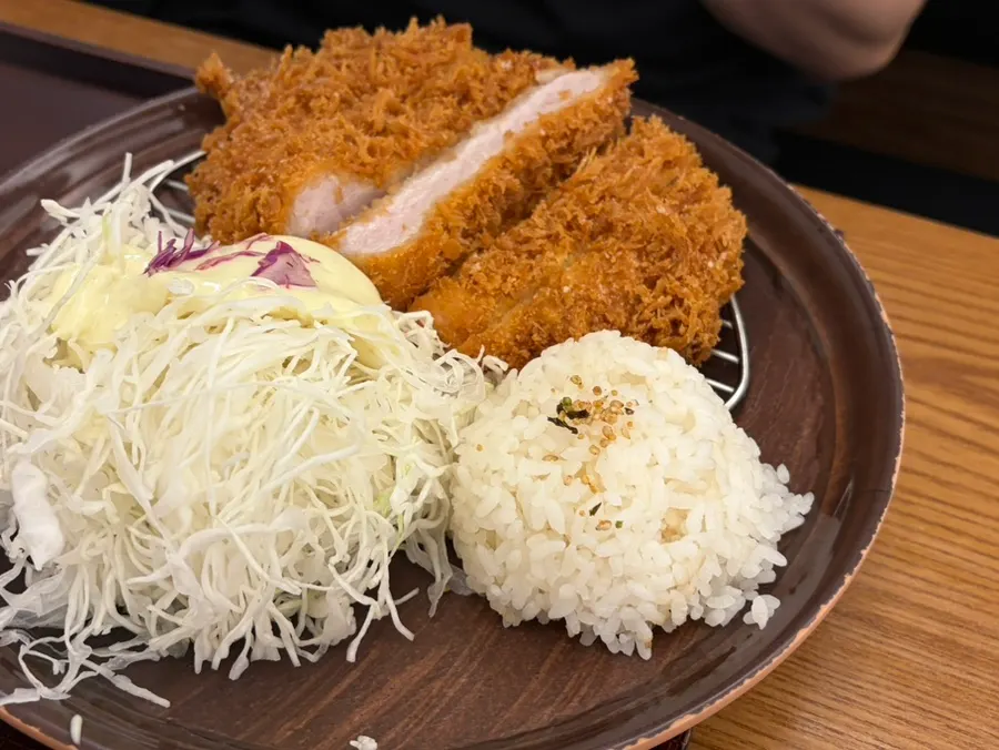 Table spread of the mixed katsu kake udon set at Kosi Isu Branch