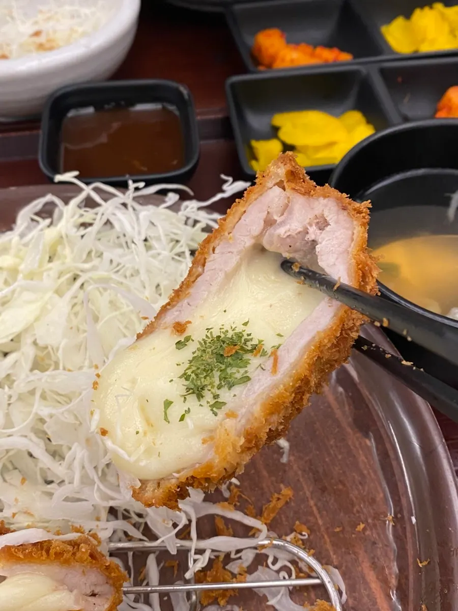 치즈가 쭈욱 늘어나는 치즈카츠