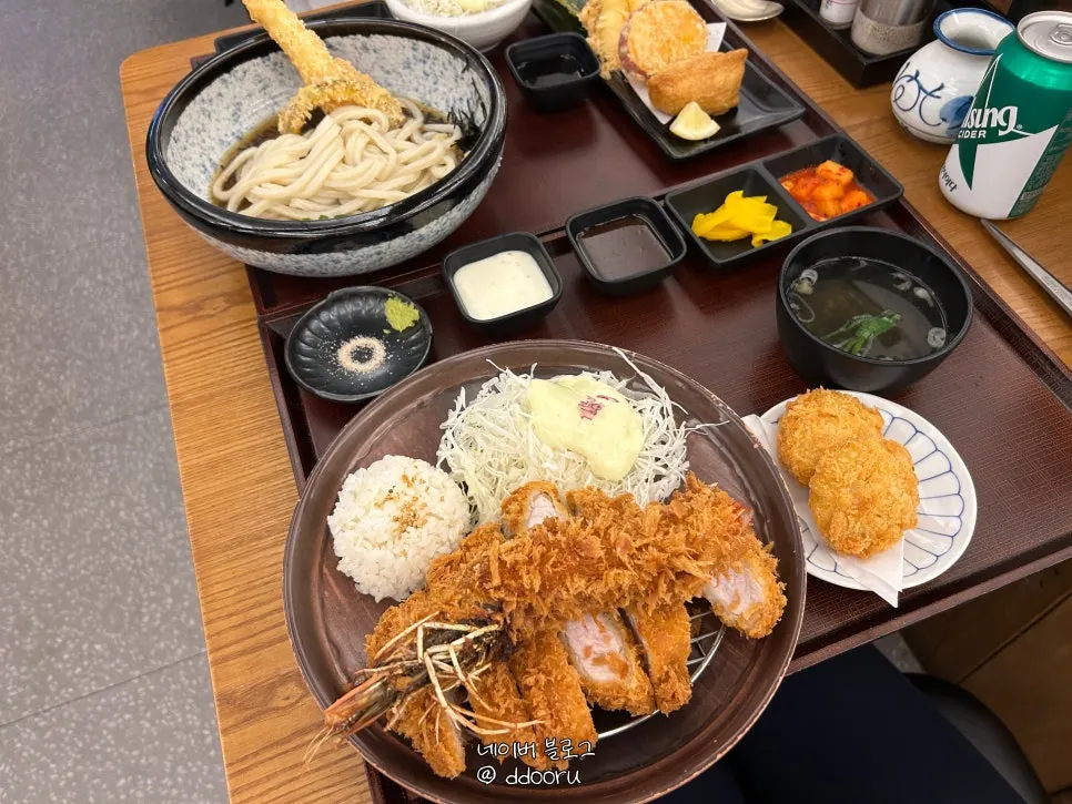 A plate of mixed tonkatsu at Kosi Isu Branch