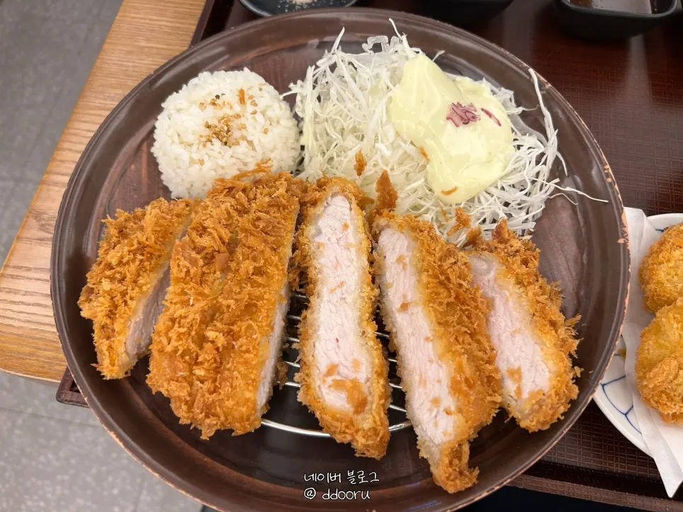 A full spread of udon and tonkatsu at Kosi Isu Branch