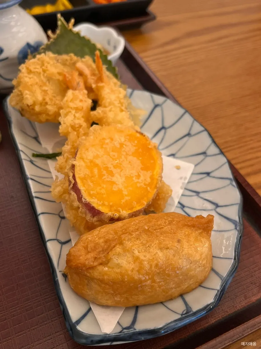 Plate of tempura included with the set