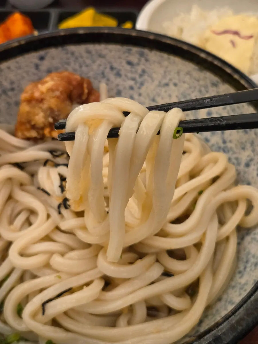 Self-made cold udon noodles mixed with sauce