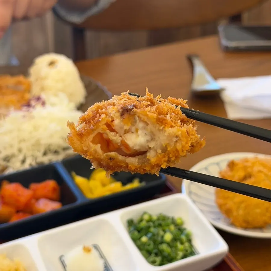 Plate of the king shrimp katsu set