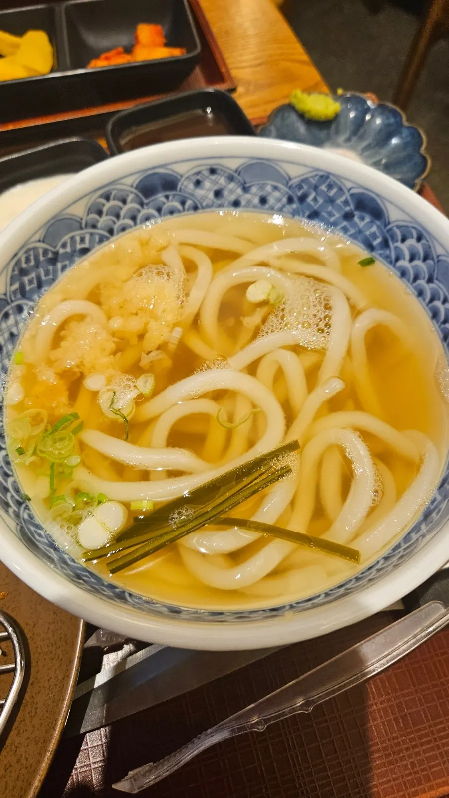 Mini udon in bonito broth included with the set