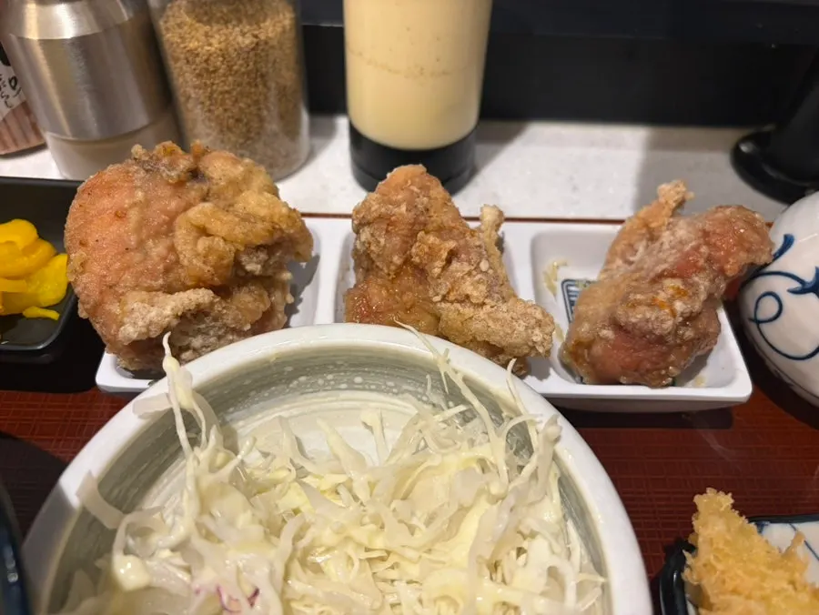 육수를 자작하게 부은 붓카케우동