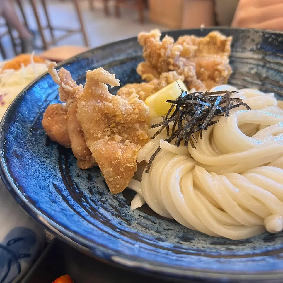 굵고 탱글한 생면 붓카케우동 면발