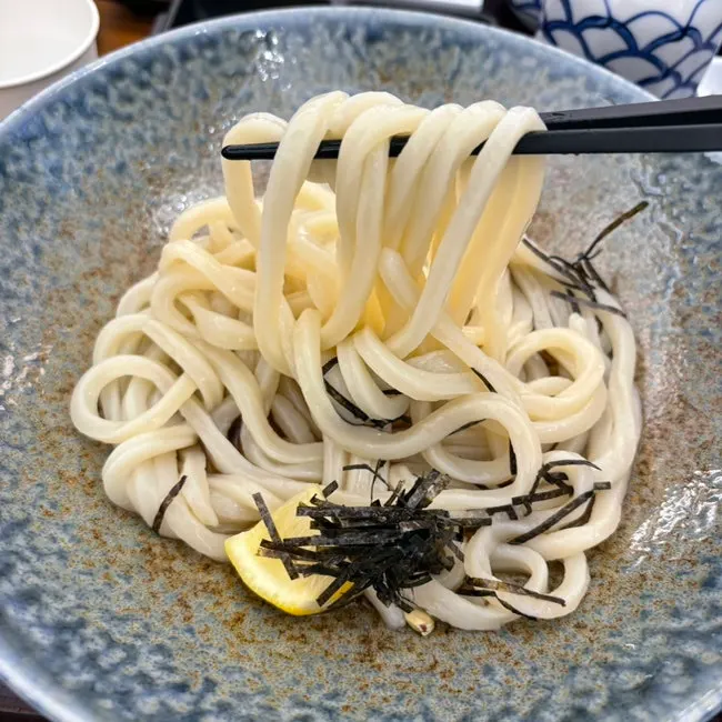 따로 담겨 나온 차가운 쯔유