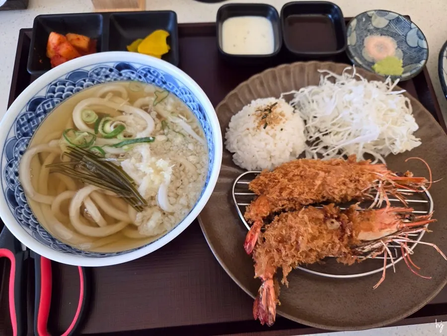 킹새우카츠세트에 함께 나온 온우동