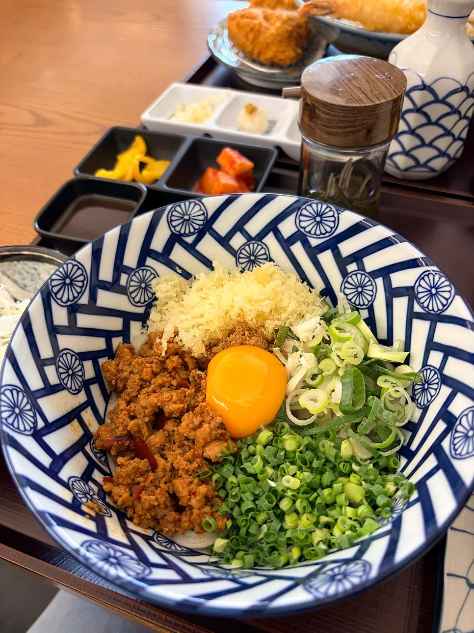 Close-up of the mazeudon toppings