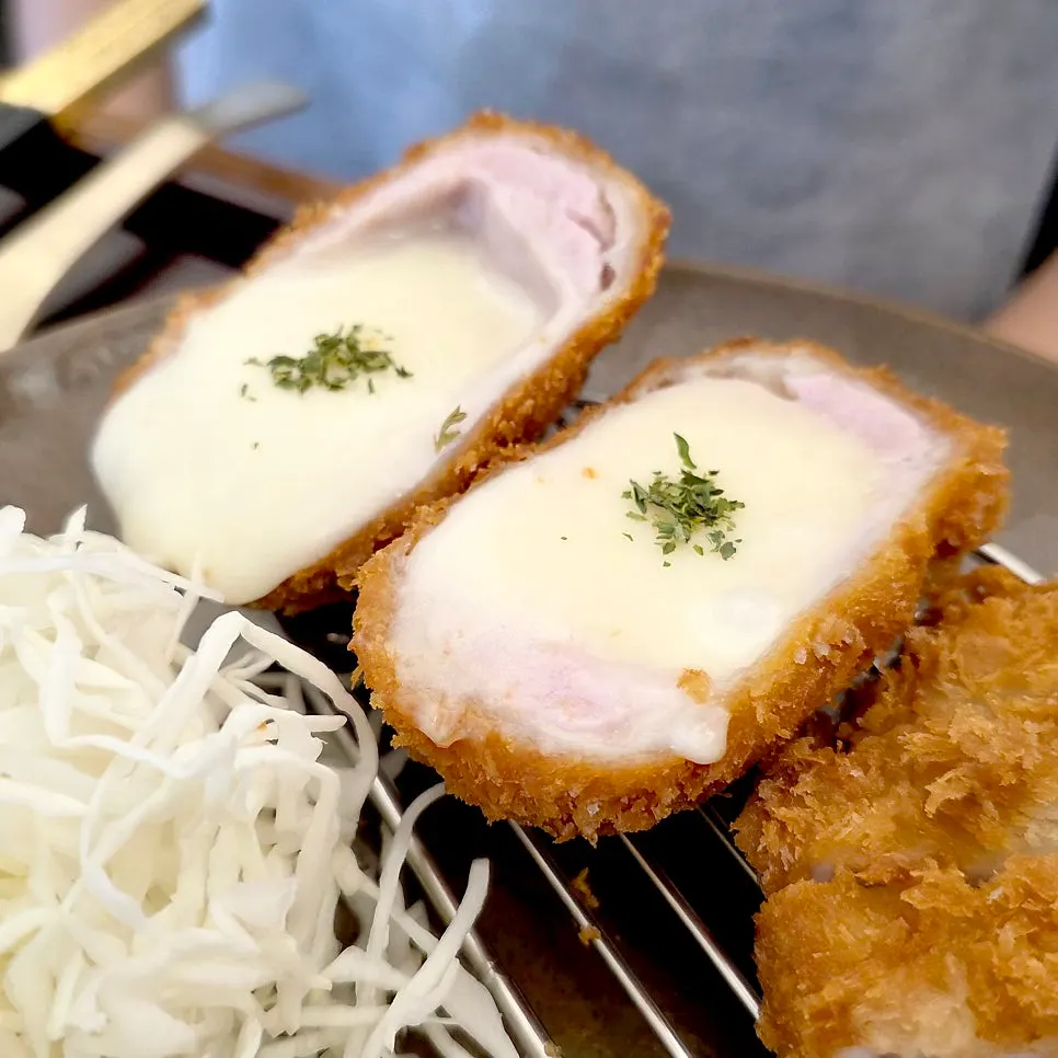 코시 서울대입구점 돈카츠 단면