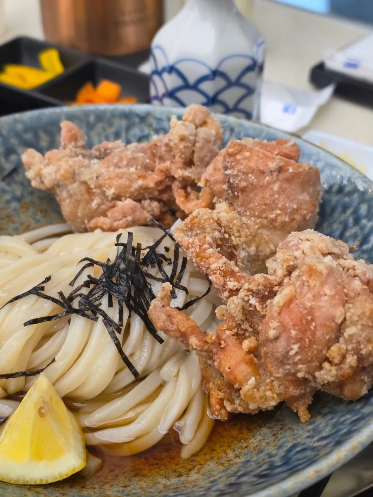 토리텐 3조각이 올라간 토리텐붓카케우동