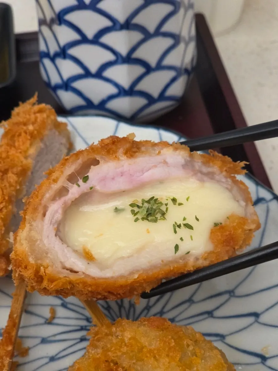 치즈가 길게 늘어나는 치즈안심카츠