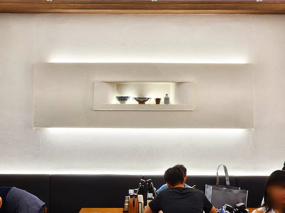Interior of Kosi packed with customers