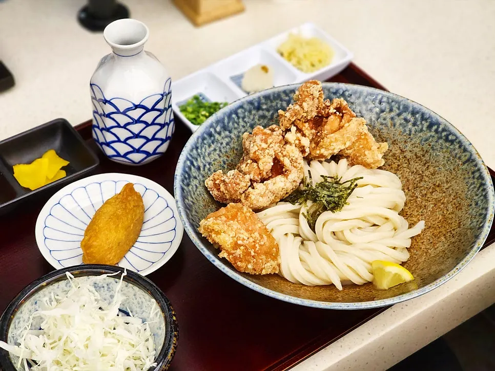 Single tori ten bukkake udon topped with fried chicken