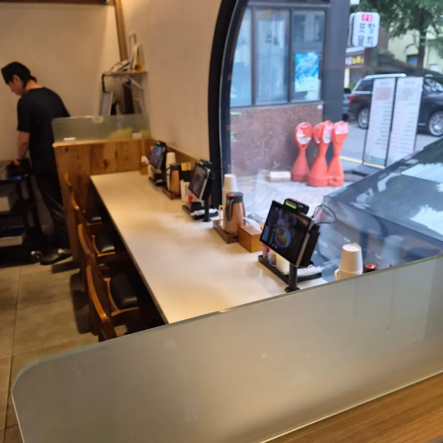 適合一個人用餐的Kosi教大店單人座位