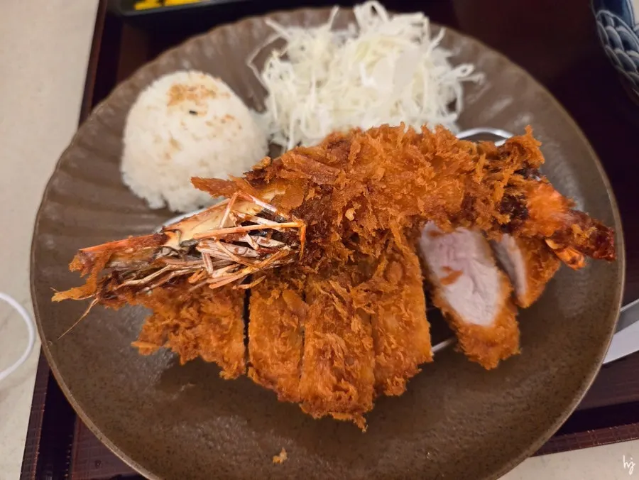 King shrimp katsu served with the mixed katsu set
