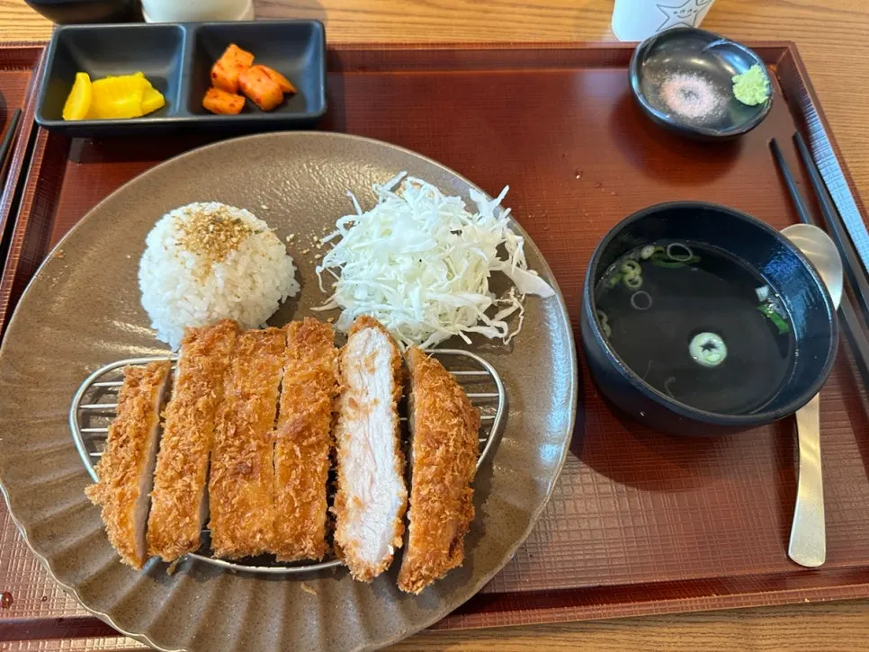 Full tonkatsu set meal at Kosi Gyodae Branch