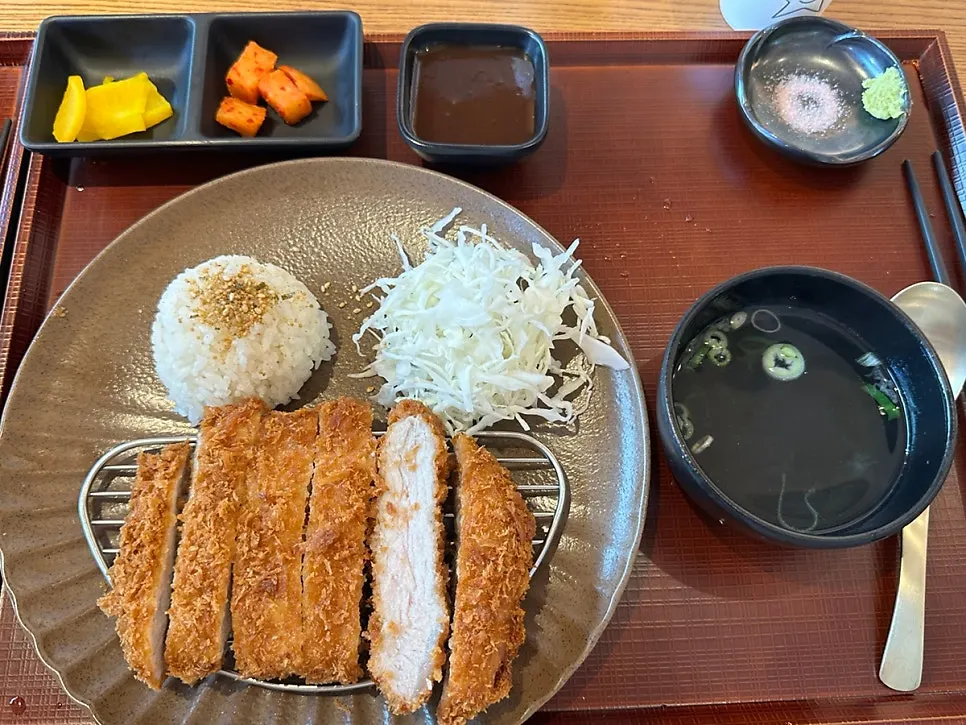 Horizontal shot of food at Kosi Gyodae Branch