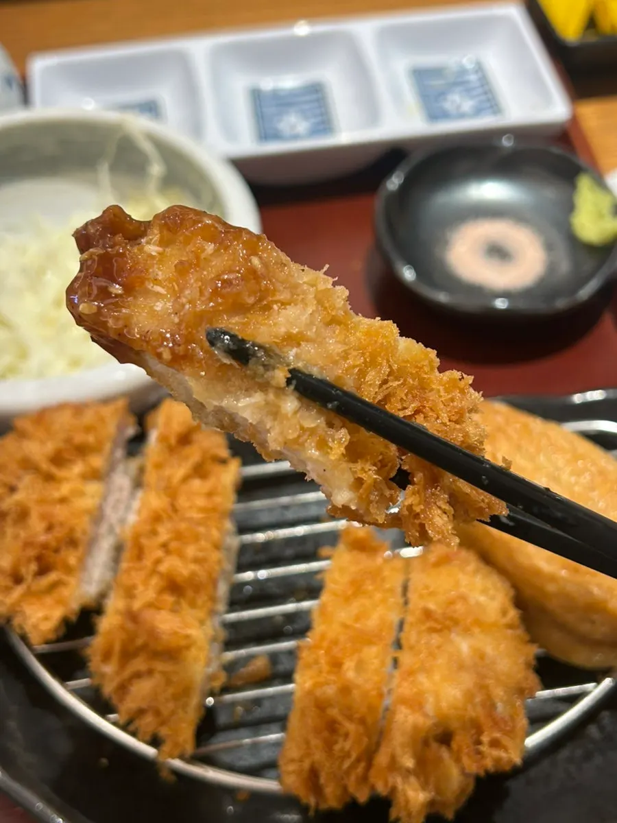 Inari sushi and tonkatsu included in the set