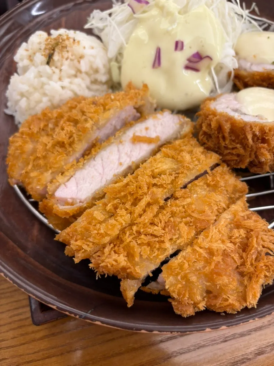 Mixed tonkatsu with both cheese katsu and pork loin katsu