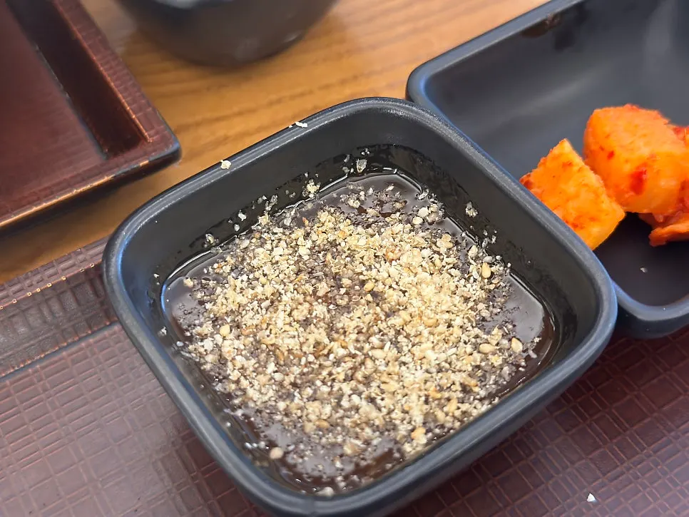 Tonkatsu with sauce mixed with ground sesame